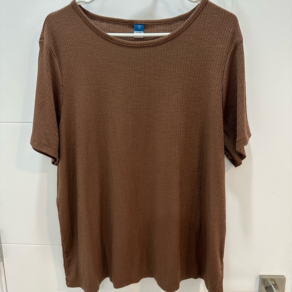 Old navy extra large brown tee shirt